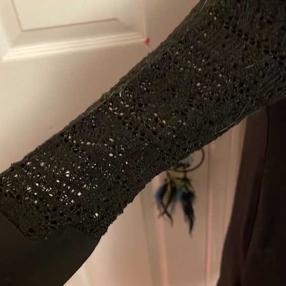 black long sleeve - Picture 3 of 4